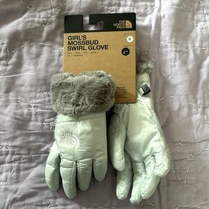 Mossbud swirl glove